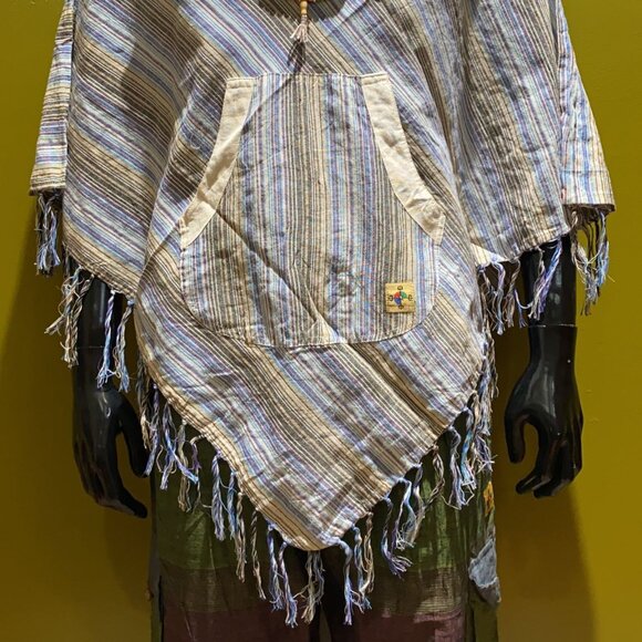 Cotton Diamond-Cut Front Pocket Hoodie Poncho - Stripes (Cream) - Picture 2 of 2